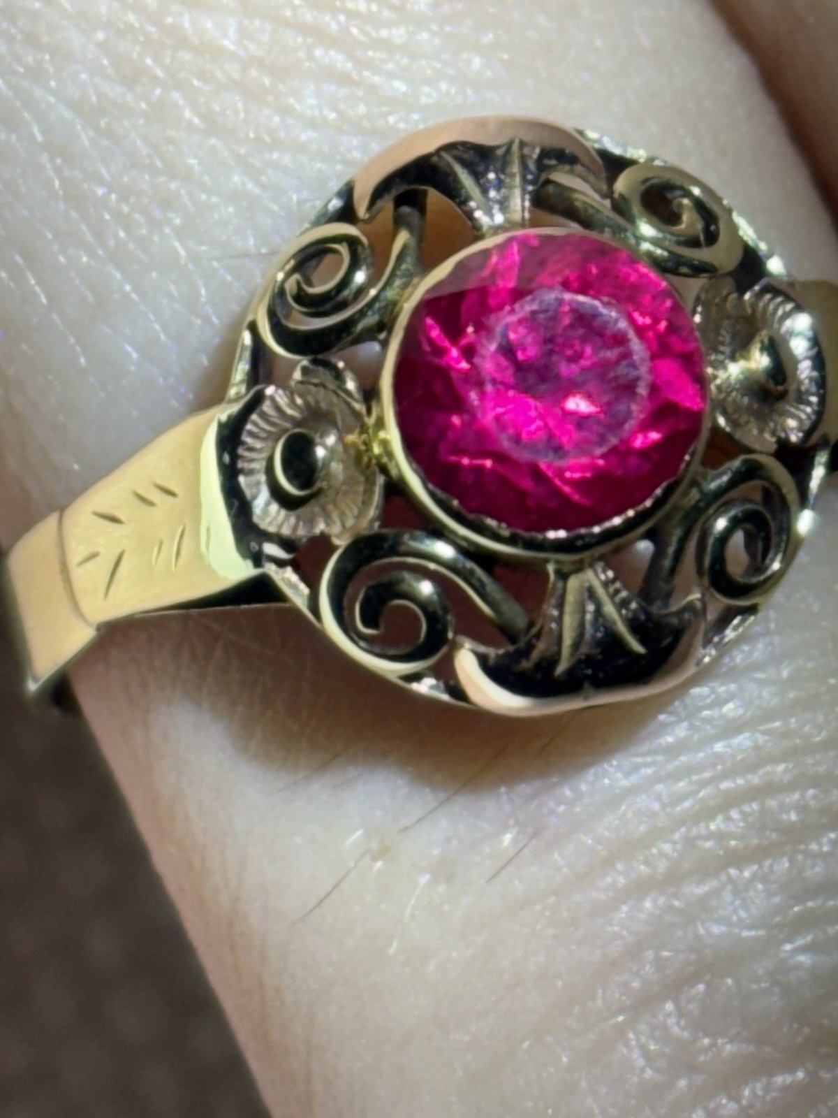 Vintage 14k Gold Ruby Ring Size 7.5 Please See All Pictures & Read Description