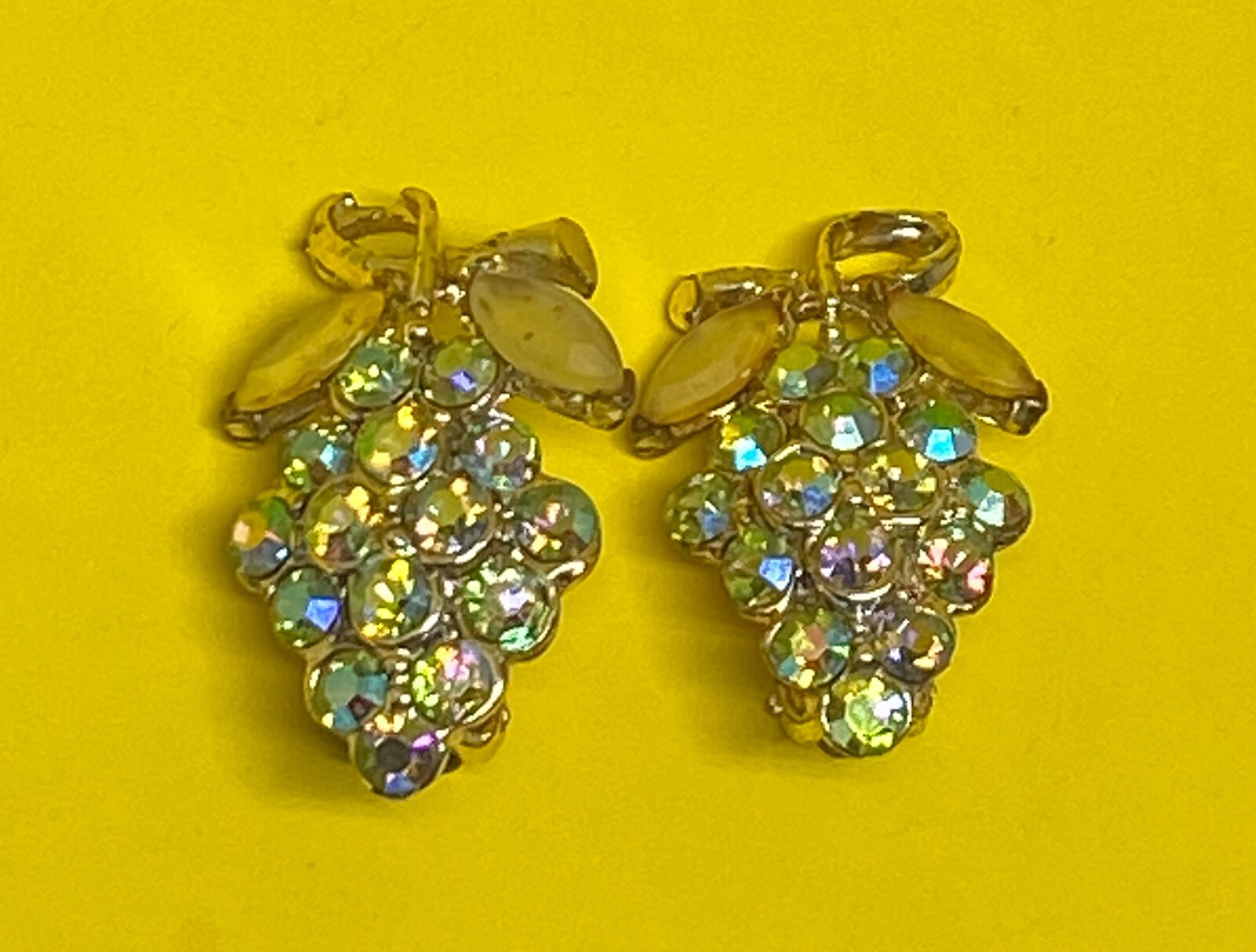 Vintage Rhinestone Clip-On Cluster Earrings Bunch of Grapes Aurora Borealis