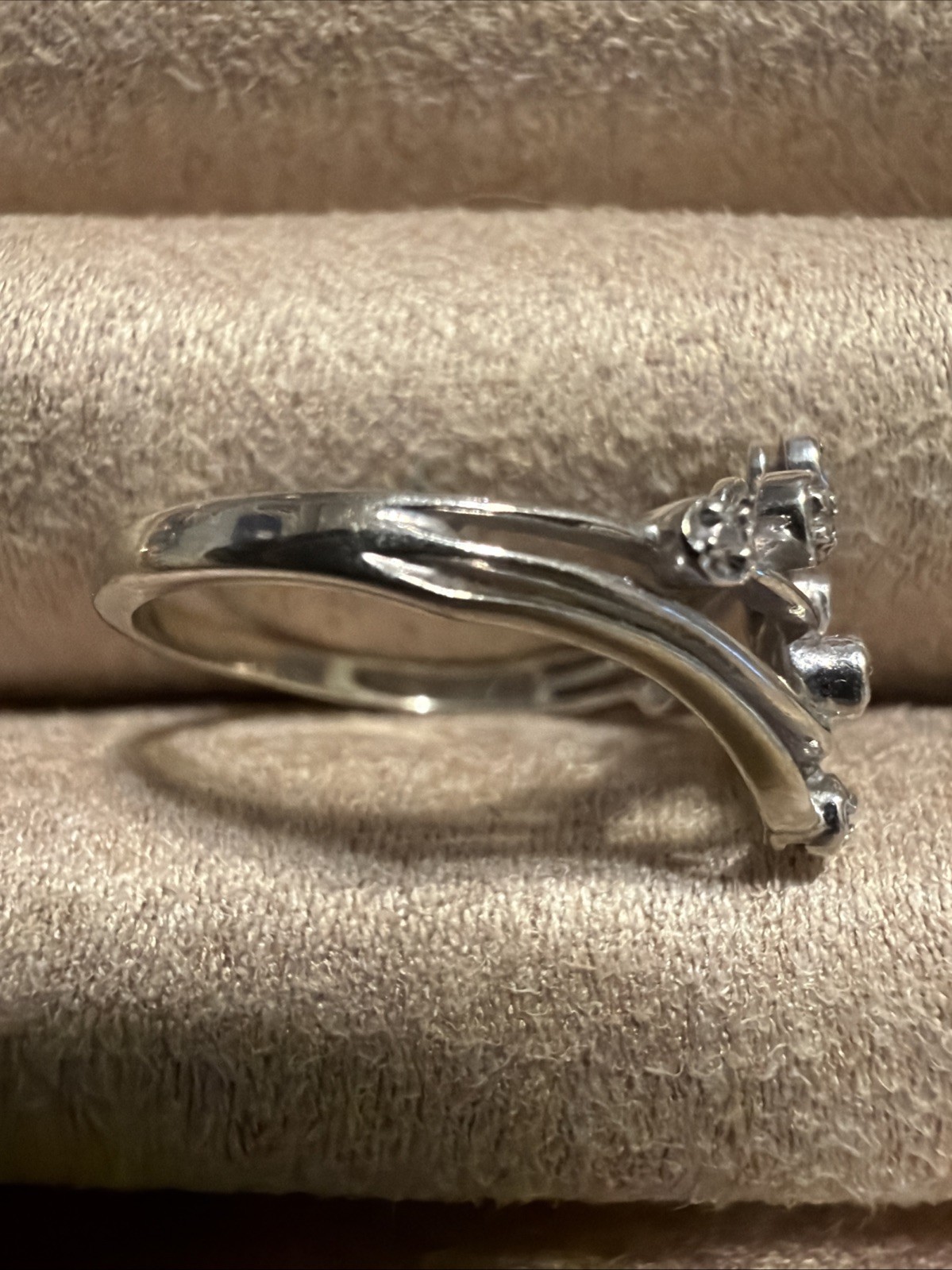 Vintage Ring With Diamond Wave 10k White Gold Size 9