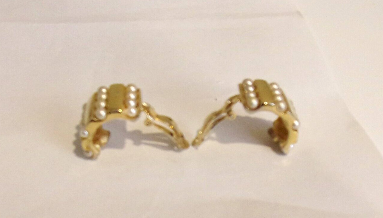 Vintage,Off White Faux Pearls Gold Plated Metal Half Hoop Clip On Earrings