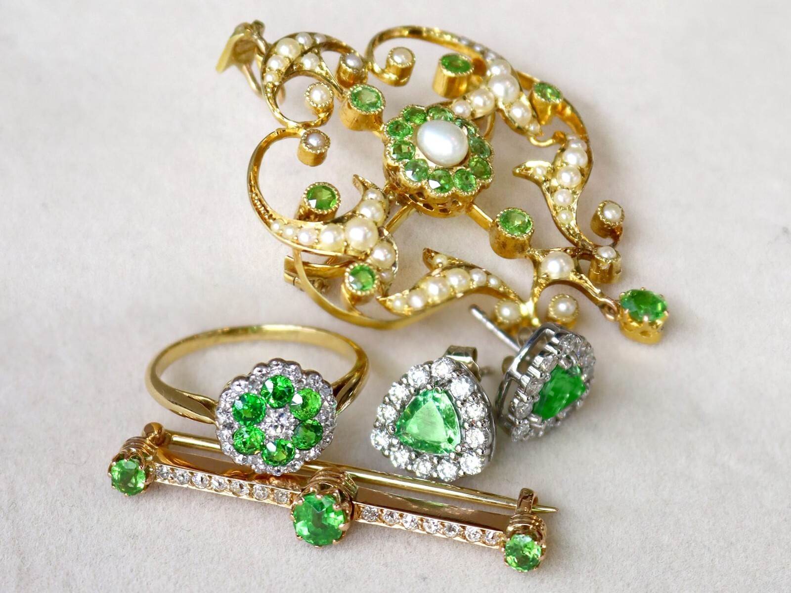 1.01ct Demantoid Garnet and 0.35ct Diamond 14ct Rose Gold Bar Brooch – Antique
