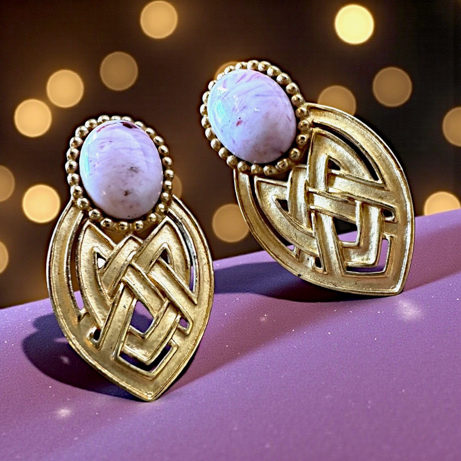 RARE MONET GOLD-TONE FINISH PINK PURPLE CABOCHON CELTIC KNOT PIERCED EARRINGS