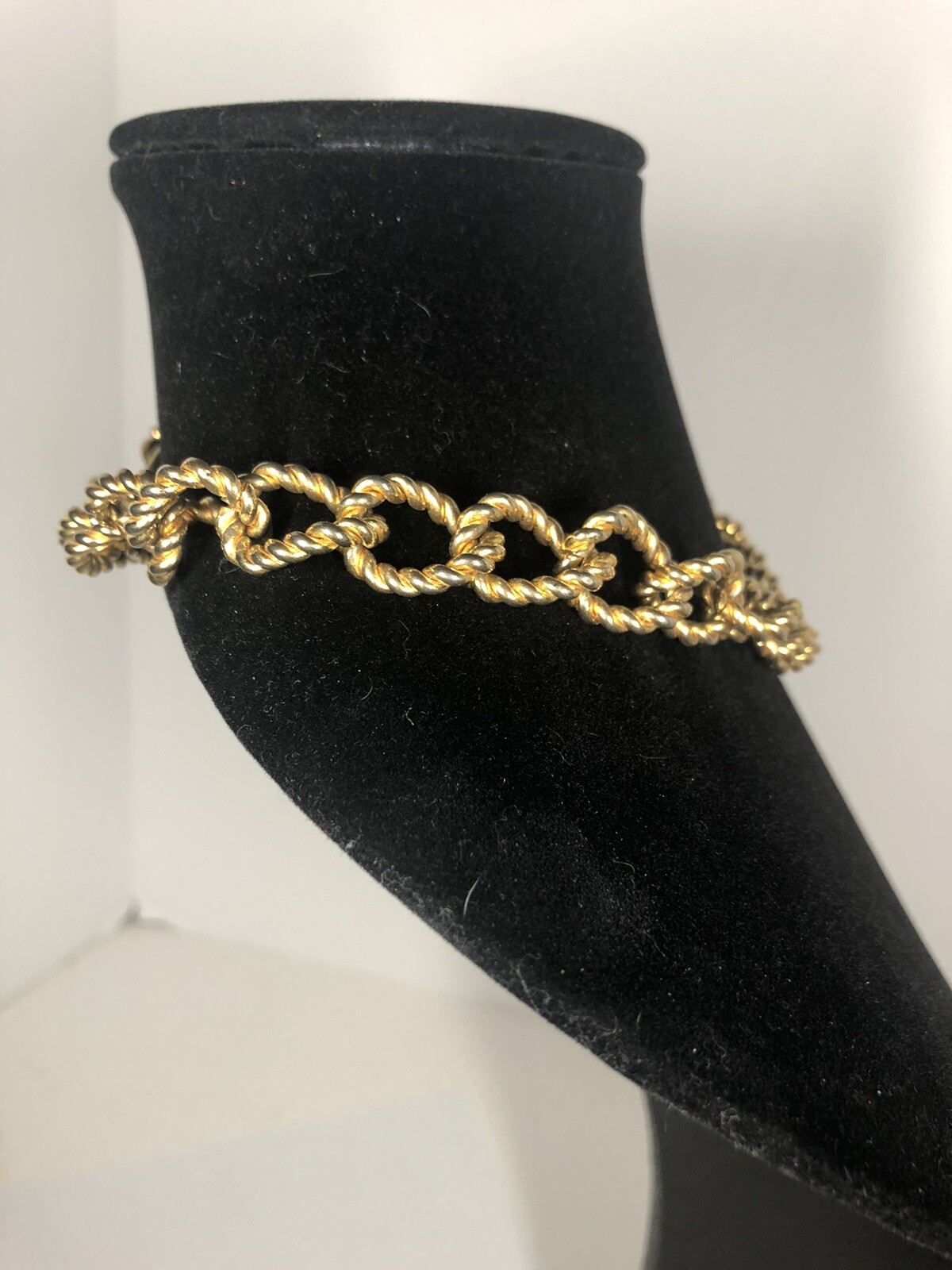 Chunky Gold Tone 1980s Link Chain Necklace Modified Lobster Clasp 17″