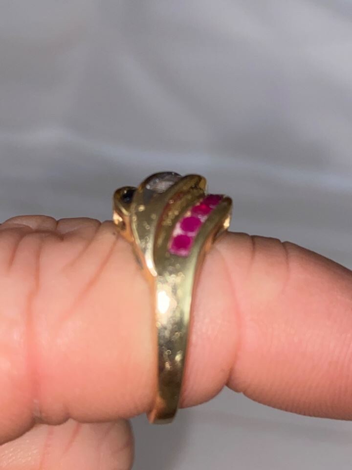 Vintage 14k yellow gold ring size 7 diamond ruby and sapphire very pretty