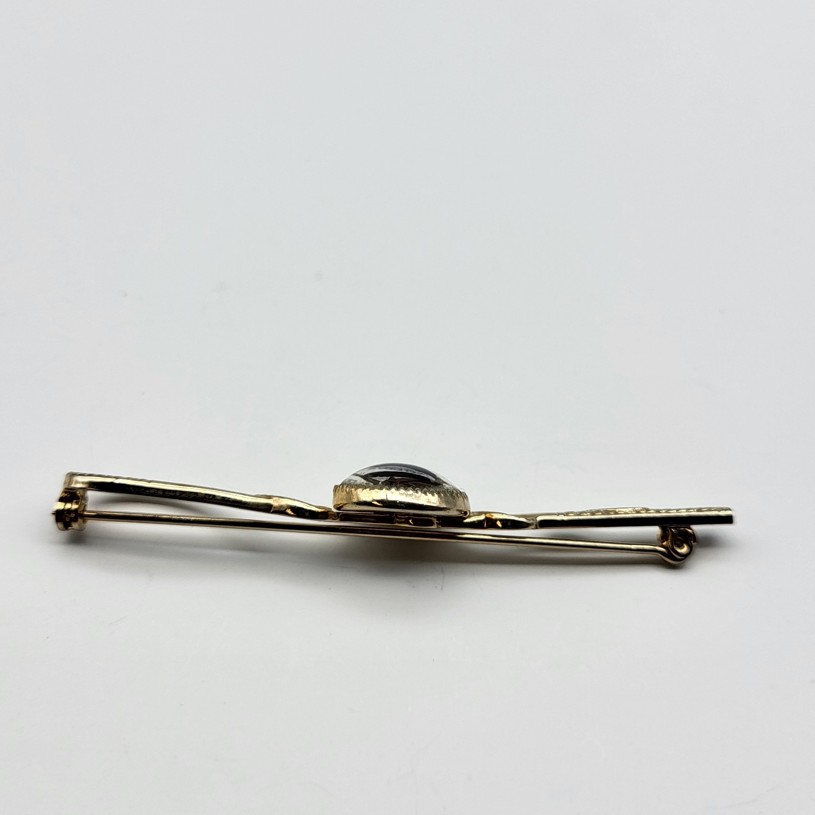 Lovely Essex crystal horse equestrian tie pin riding crop vintage reverse carved
