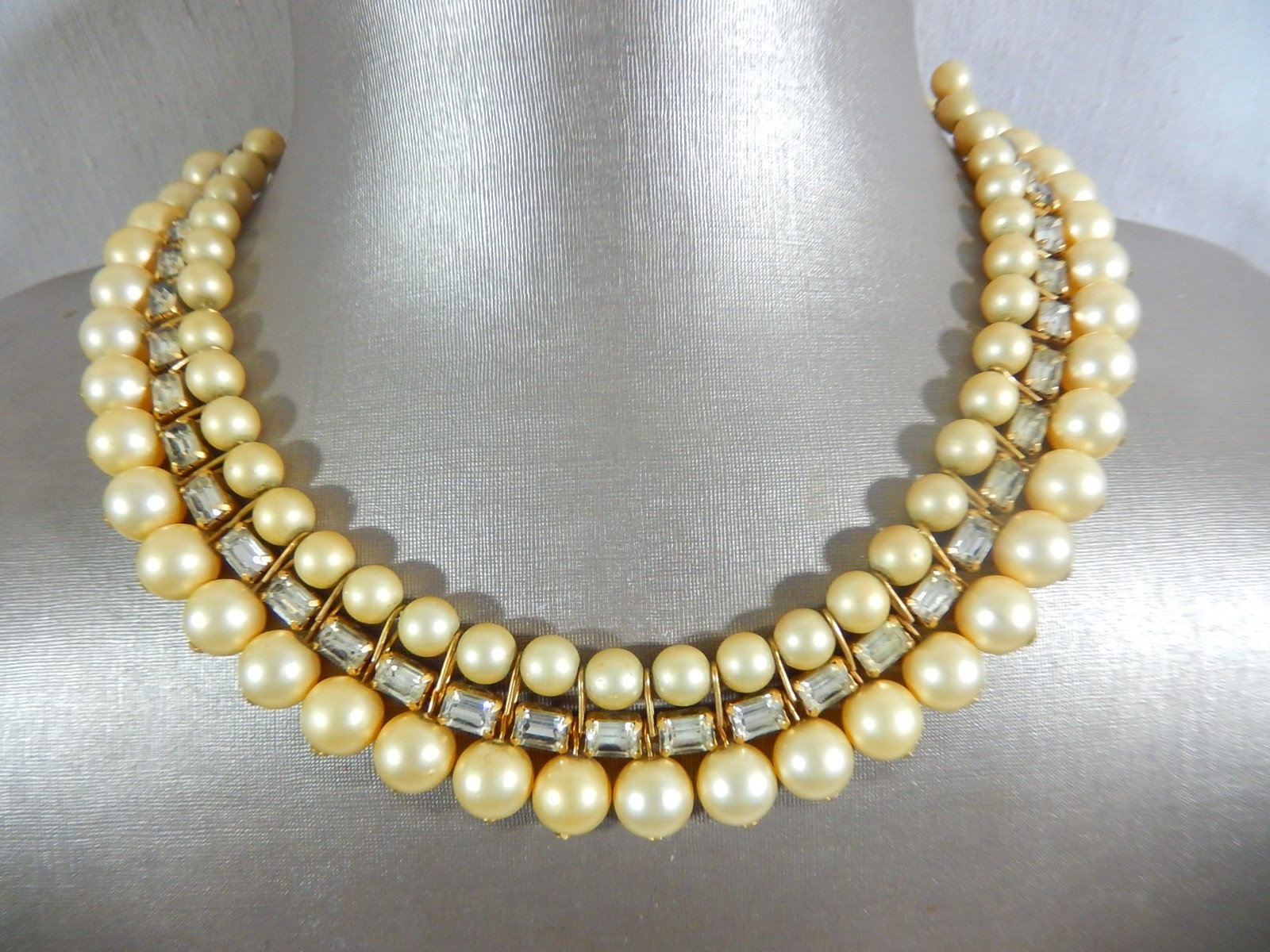 VTG 40’s 50’s FAUX CHAMPAGNE PEARL DANGLES EMERALD RHINESTONE NECKLACE