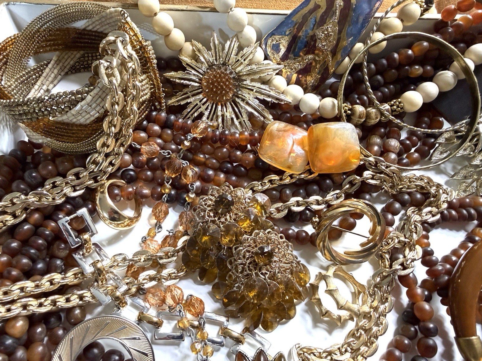 Hand Curated 20 Pc VINTAGE Earthtones Costume Jewelry Necklace Bracelet Lot V7