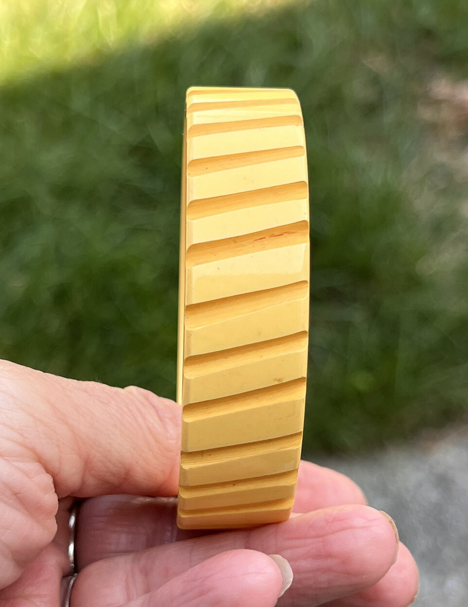 Vintage Carved Light Yellow Bakelite 19mm Wide Bangle Bracelet Tested 7 3/4″