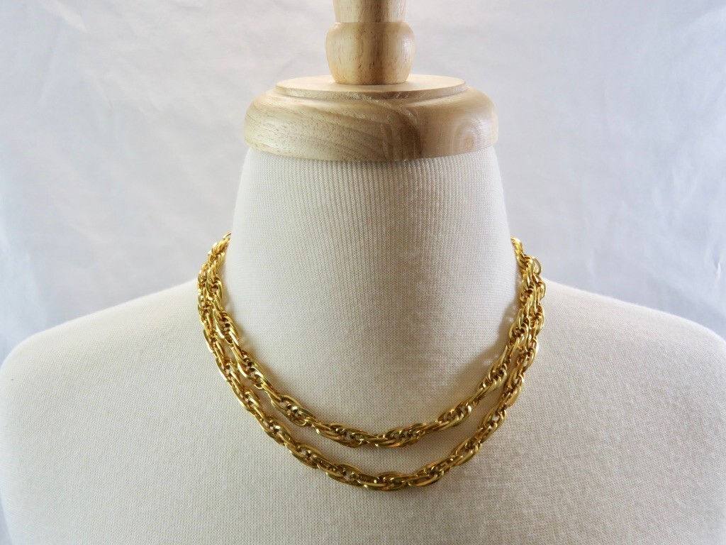 Vintage Roget Gold Tone Long Rope Chain Necklace Versatile Business Casual