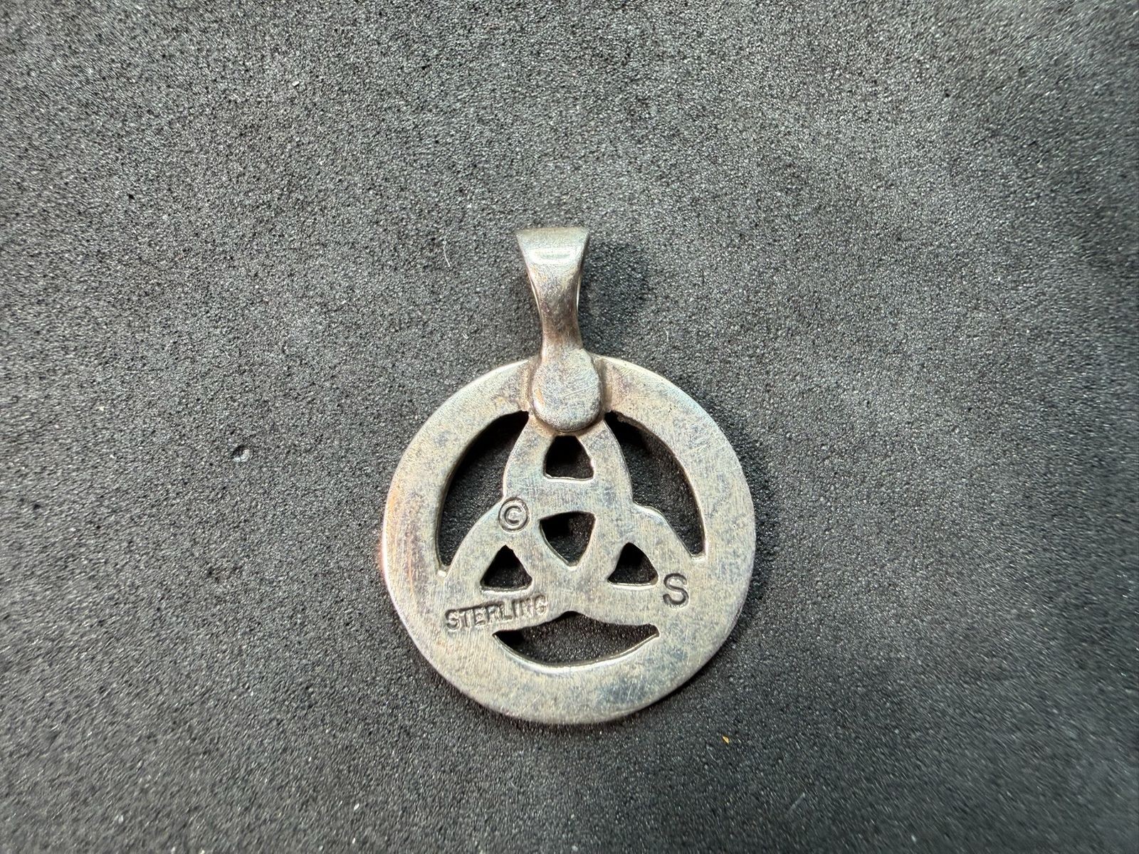 3.67g Vintage Sterling Silver 925 Pendant Celtic Triquetra Knot Circle M