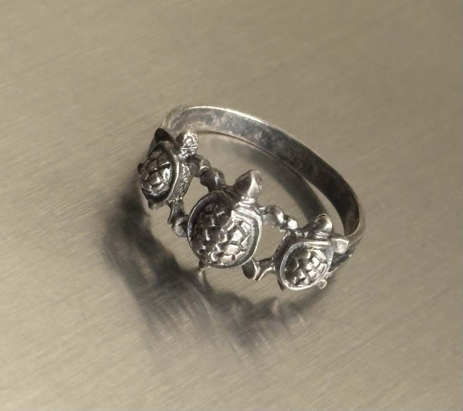 Vintage Sterling Silver Turtle Band Ring Size 8.5 Three Detailed Turtles 925
