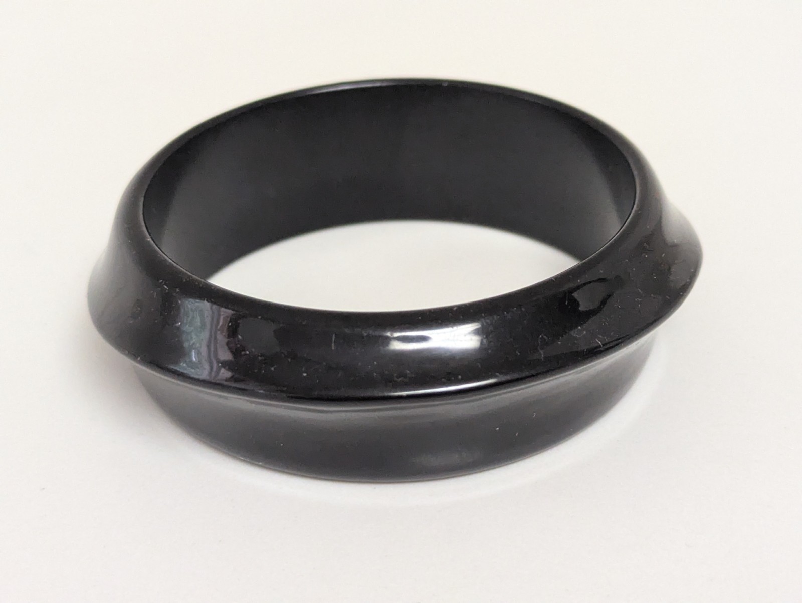 Vintage black bakelite bracelet MCM Modern “Swirl” Round Bangle
