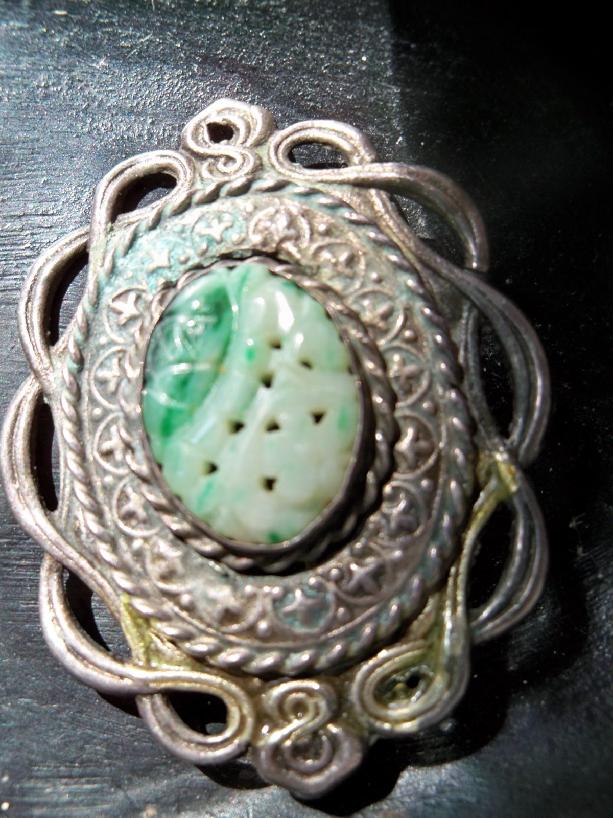 Vintage jewelry Chinese concho apple green jadeite jade Brooch celtic southwest