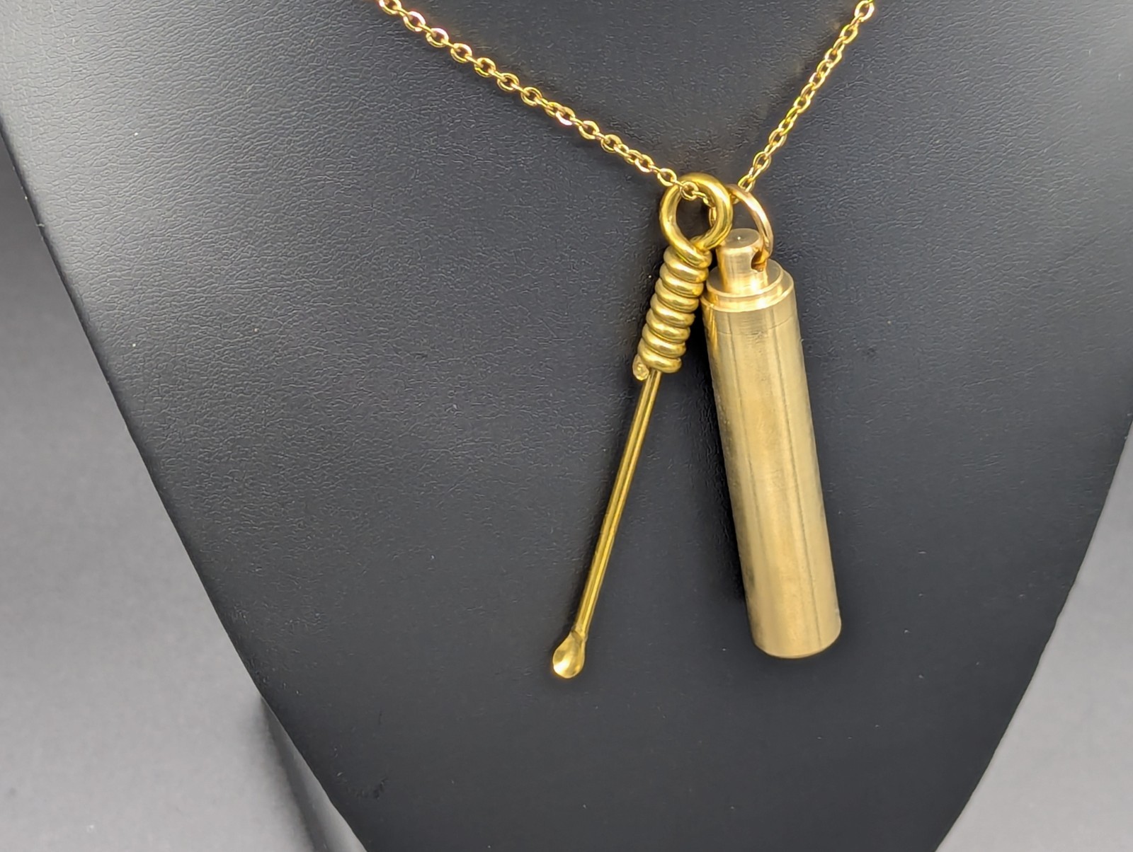 Gold Toned Spoon Pendant w/ Matching 22″ Chain & Large Brass Jar
