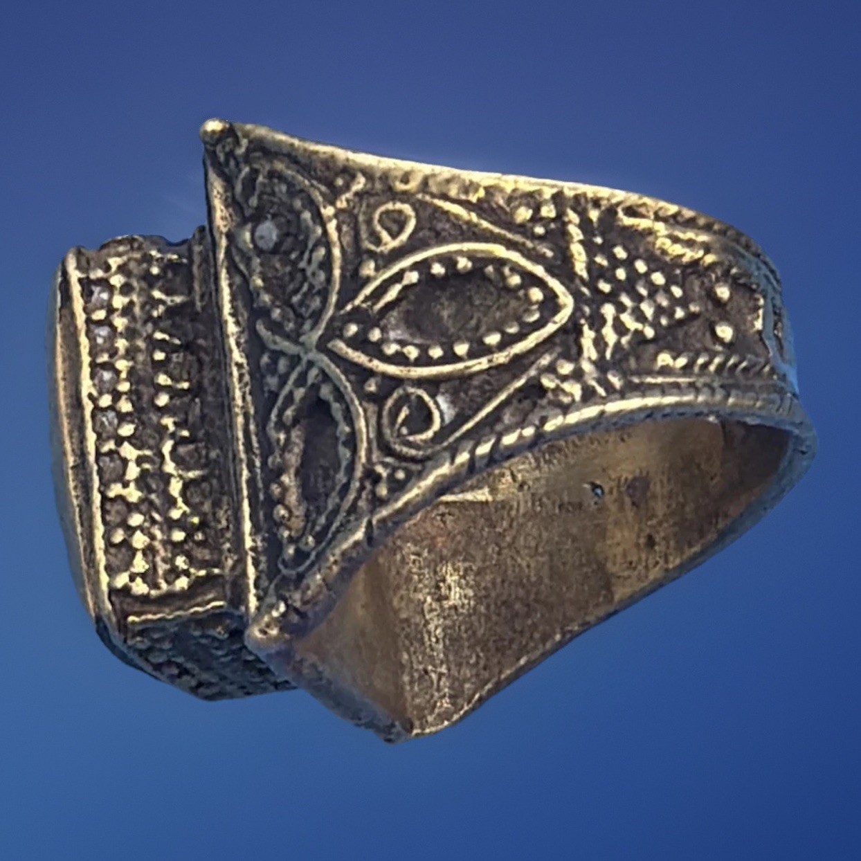 Old World Style Intaglio Ring – Green Engraved Stone, Ornate Scrollwork Band