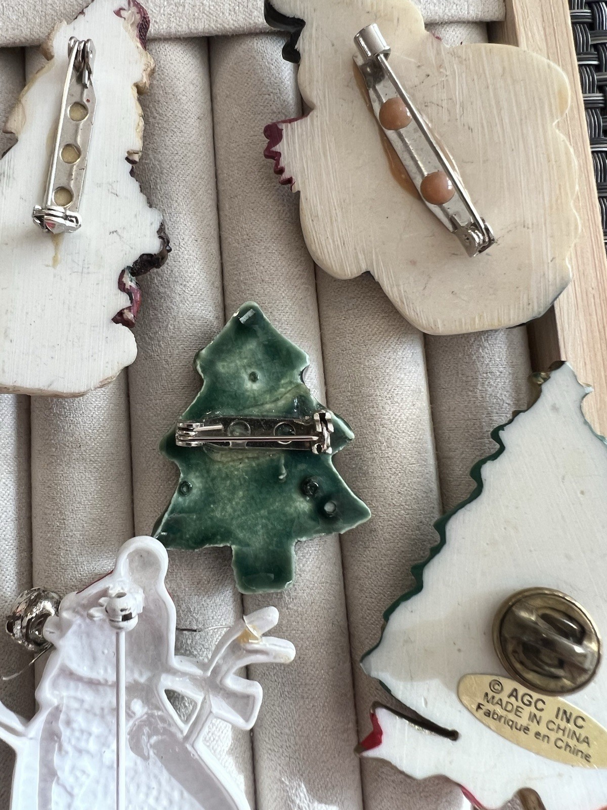 Vintage Christmas Brooch Lot 8pc Resin Metal Clay Snowman Tree Santa Heart 1990s