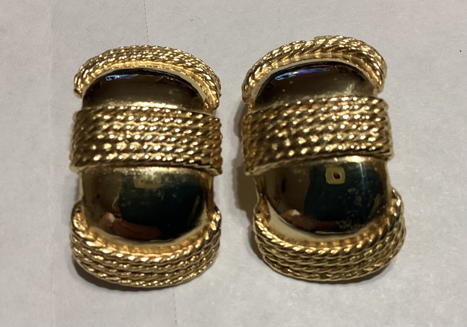 Gay Boyer Gold Tone Oval Rope Clip On Earrings Vntage Signed
