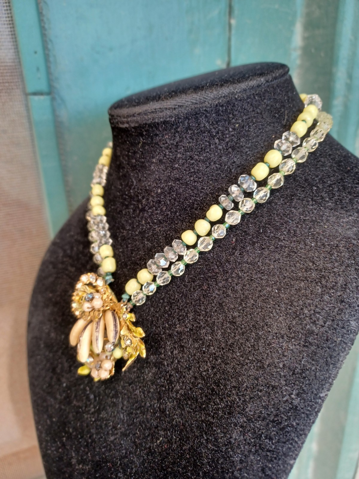 VINTAGE MIRIAM HASKELL ? CRYSTAL BEADS RHINESTONE ENAMEL FLORAL CLUSTER NECKLACE