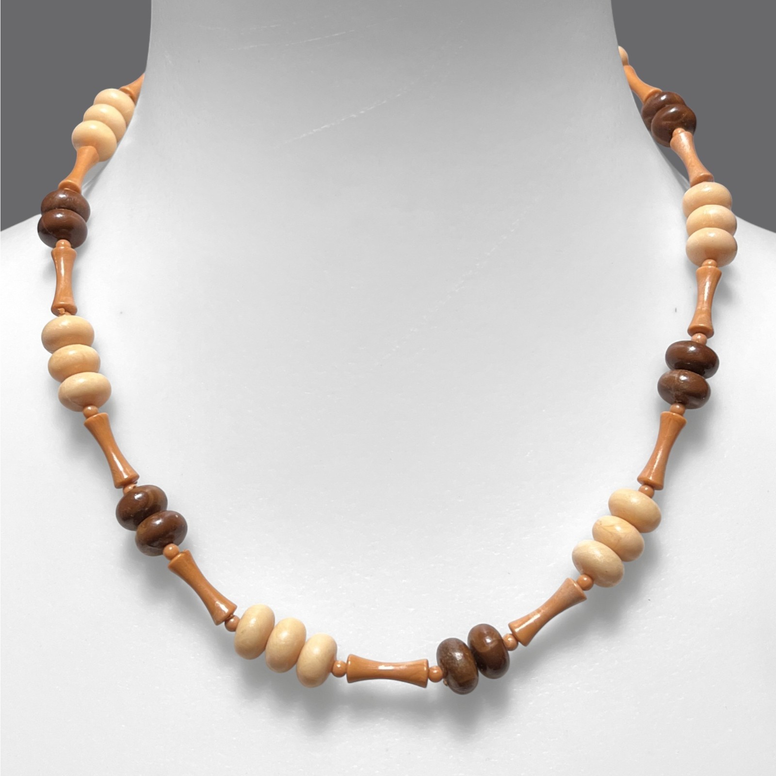 VTG Necklace Plastic Beads Brown Beige Earth Tones Hippie Tiki 19″ Lightweight