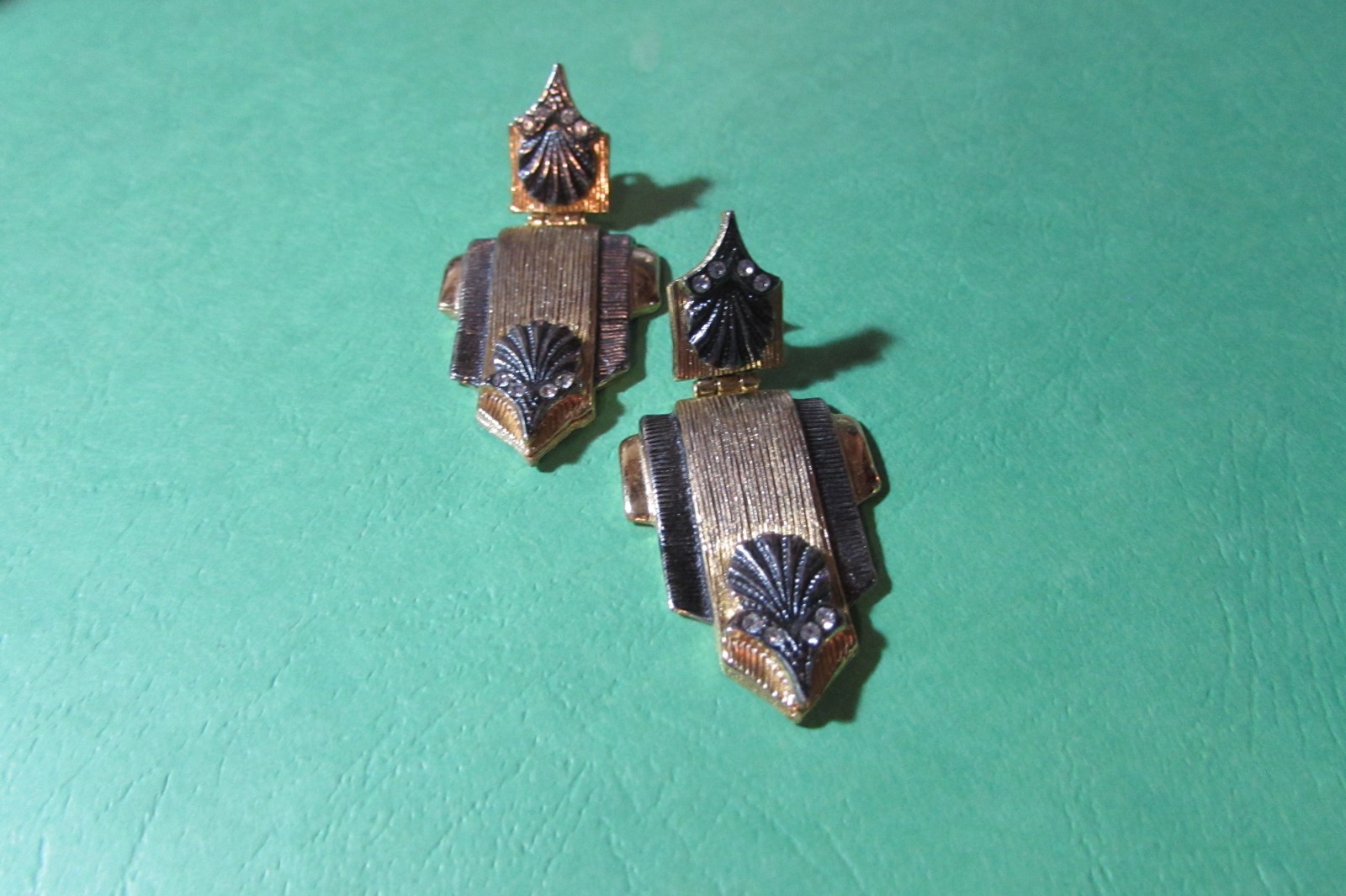 VINTAGE goldtone/silvertone/rhinestone dangle pierced earrings almost 2″ long