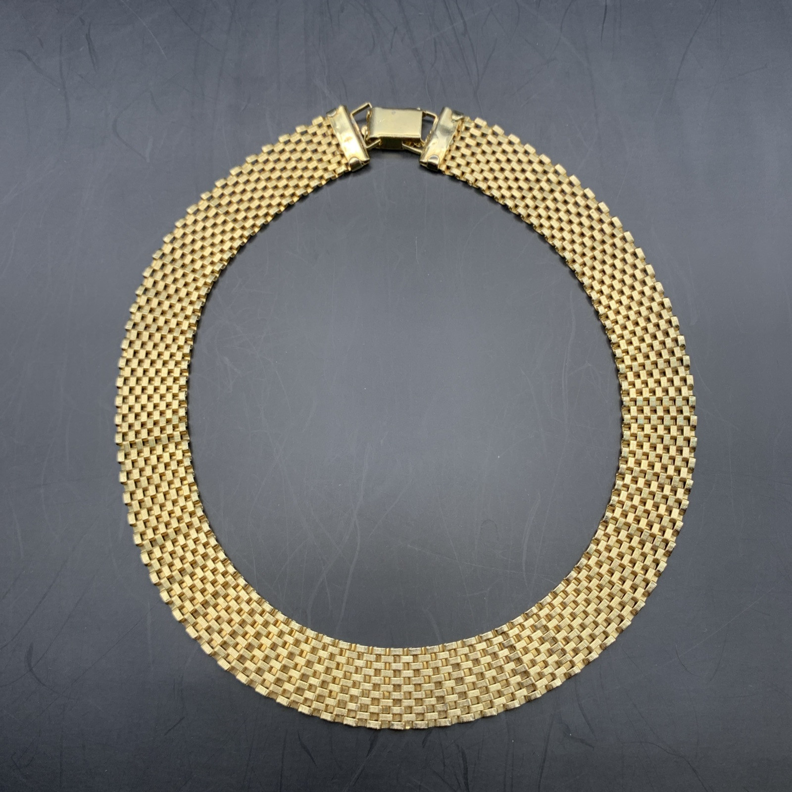 Gold Tone Flat Mesh Collar Necklace Classic 16.5 Inch Vintage