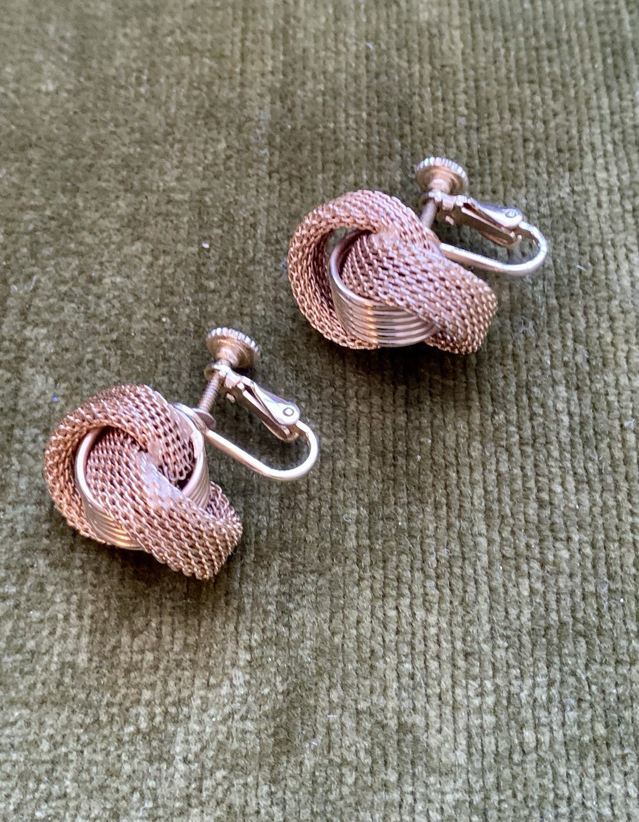 Vintage Gold-Tone Mesh Love Knot Screw Back Clip On Earrings