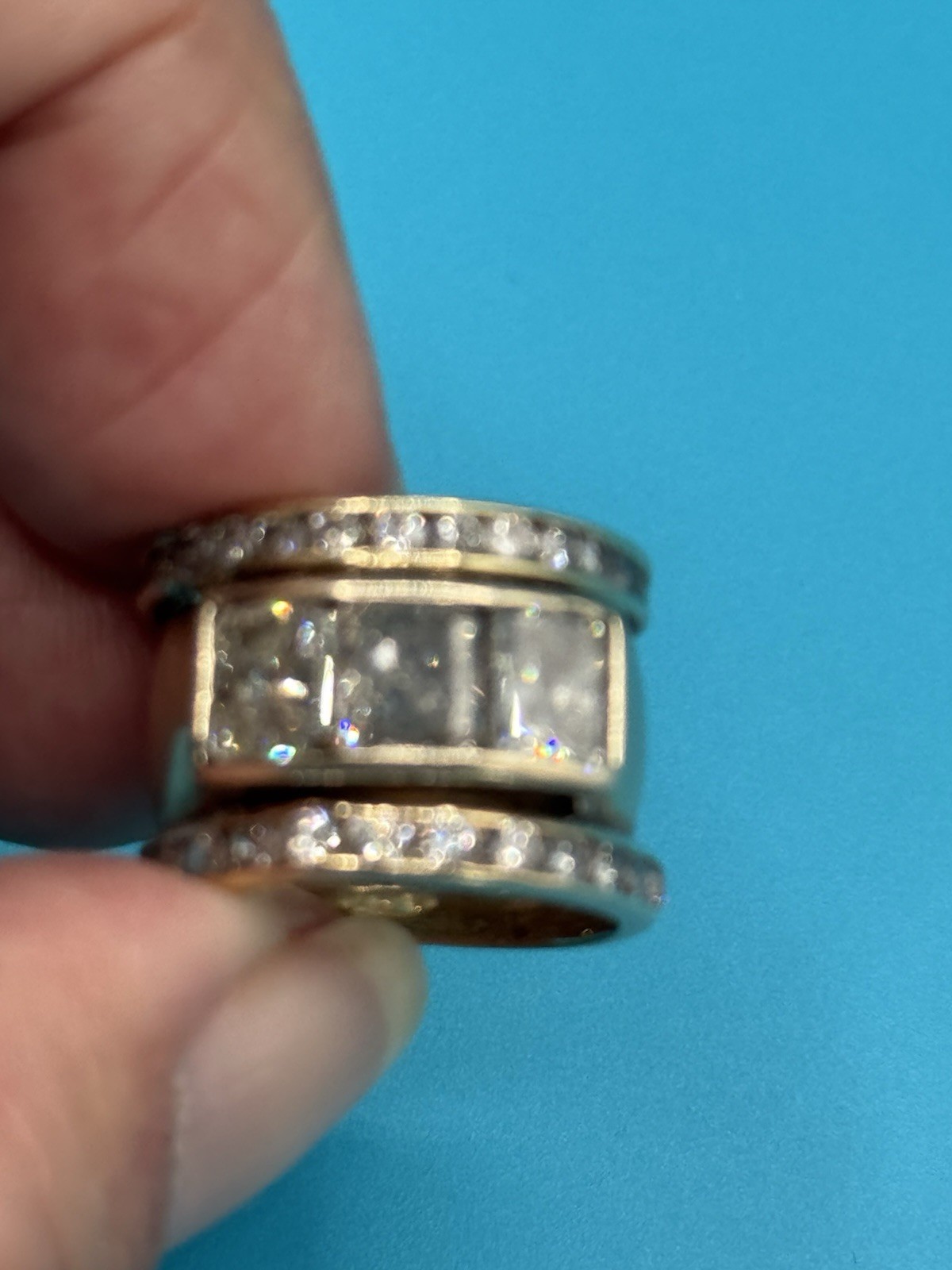 Vintage Estate Wide 14k Gold 3 Stone Diamond 3 Tcw & Two Gaurd 23 Stones Ring