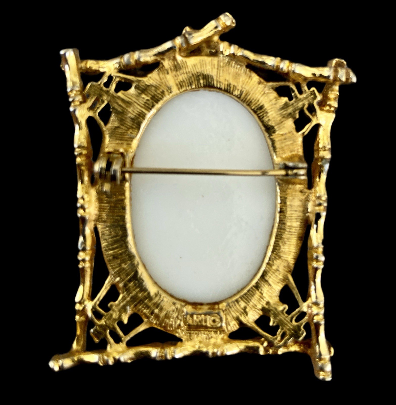 VTG Signed ART Porcelain Asian Scene Cameo Brooch In Faux Bamboo Frame~1950s