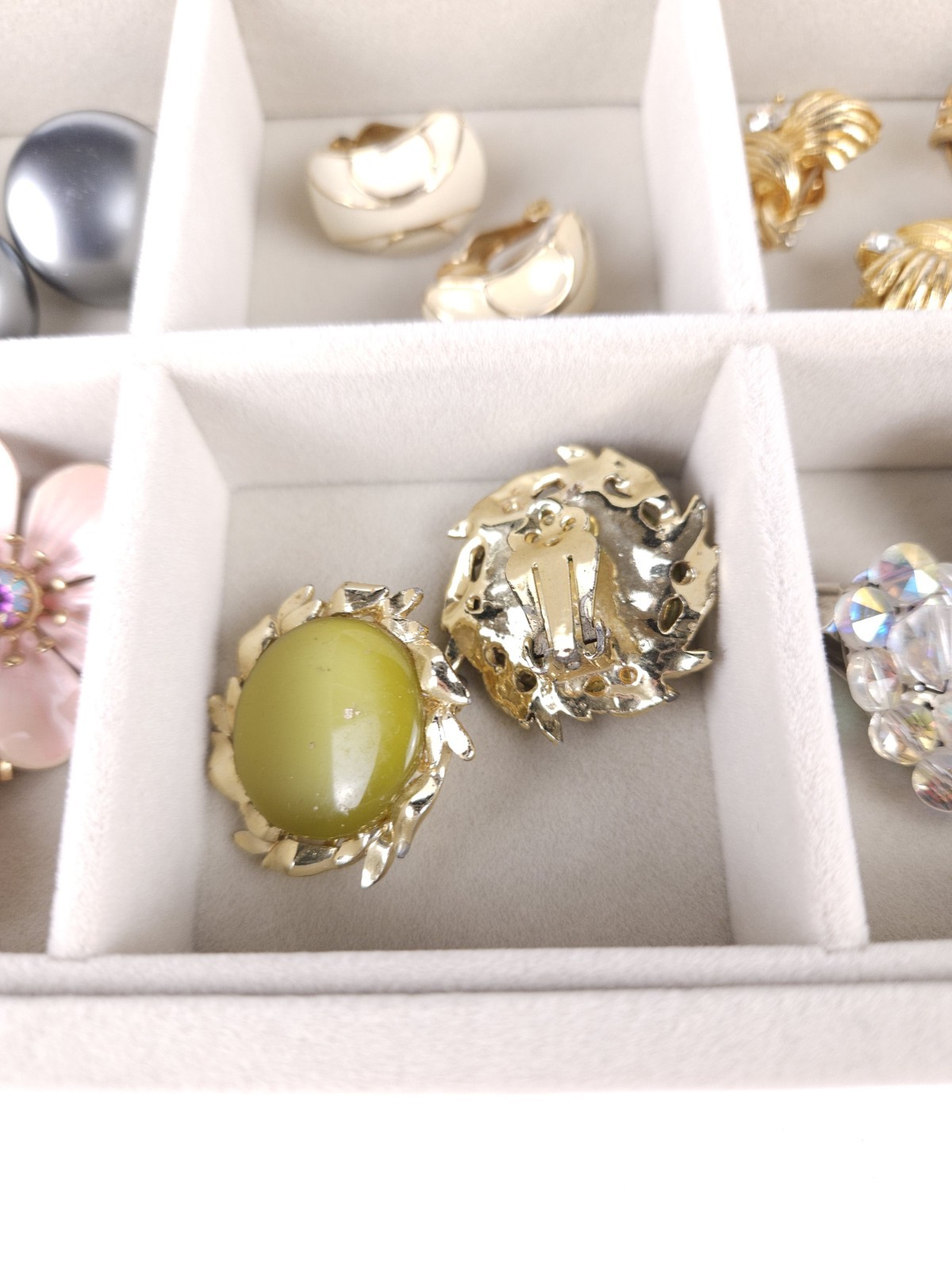 Large Lot Of Vintage Estate Antique 80’s 90’s Clip-On And Tension Earrings