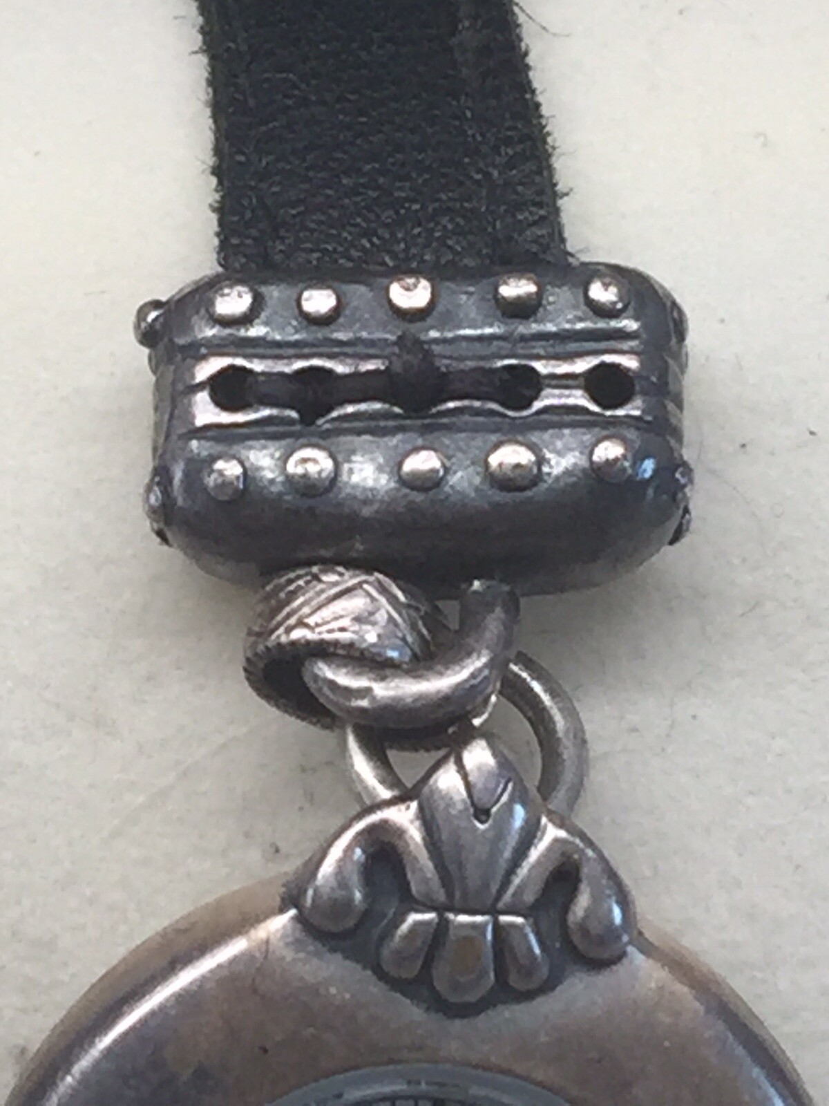 Maximal Art John Wind Silver Tone Hand Necklace Charms Pendant Watch 2002