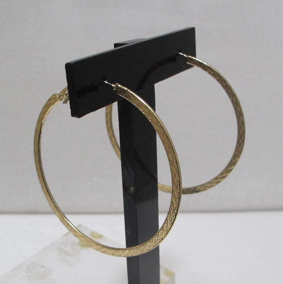 Vintage 2-3/8” Textured Gold Tone Hoop Earrings Lever Back Pierced