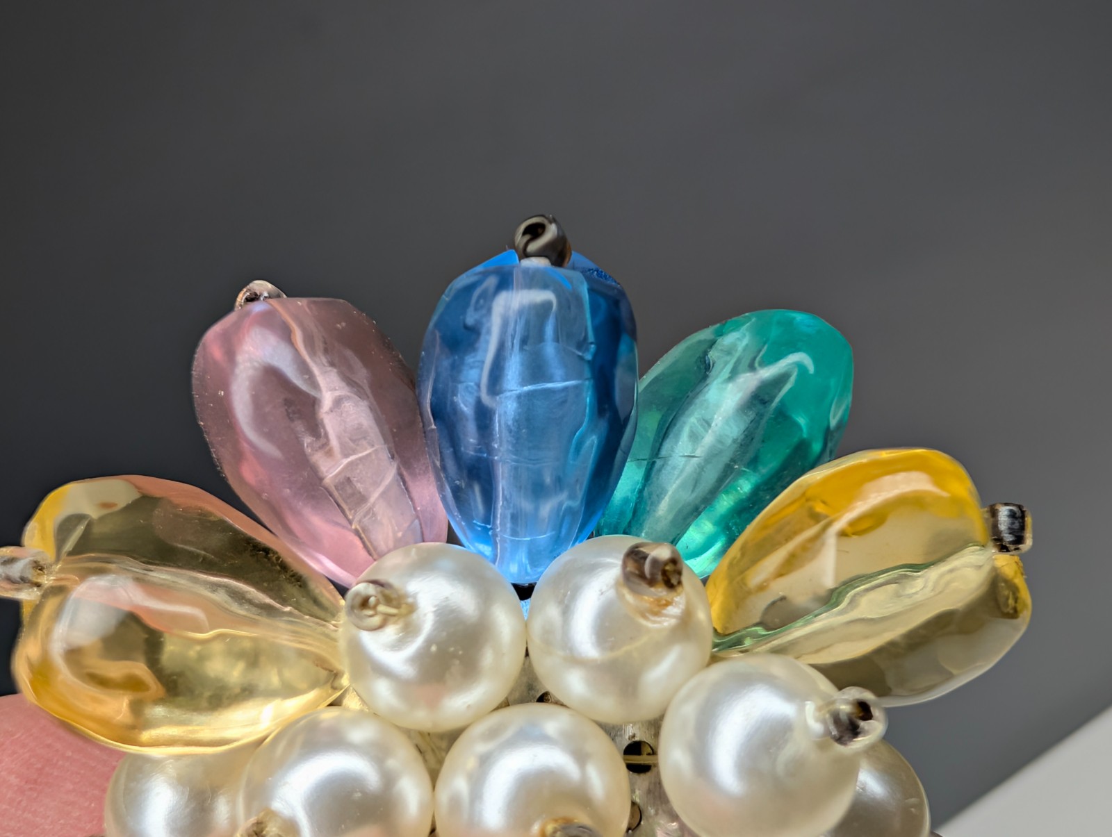 Vtg Multi-Color Pastel Lucite Necklace Earring Set Faux Pearl Mid-Century