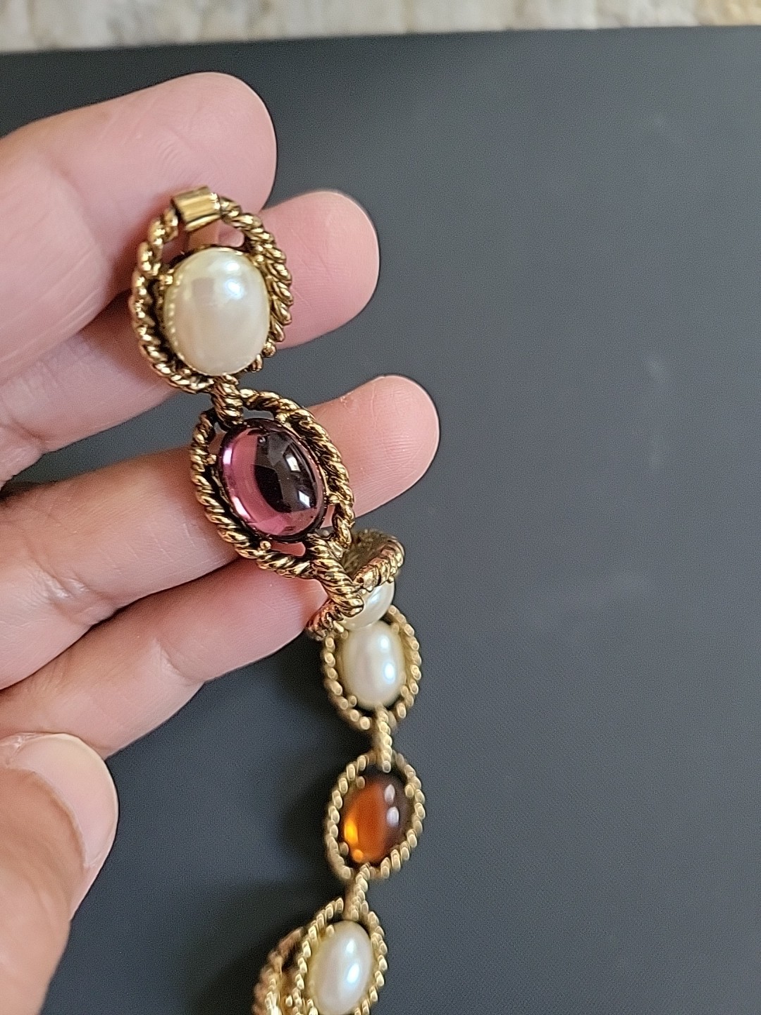 Vntg Floating Gripoix Cabochons & Pearls Golden Ornate Bracelet 8″, 32 gms
