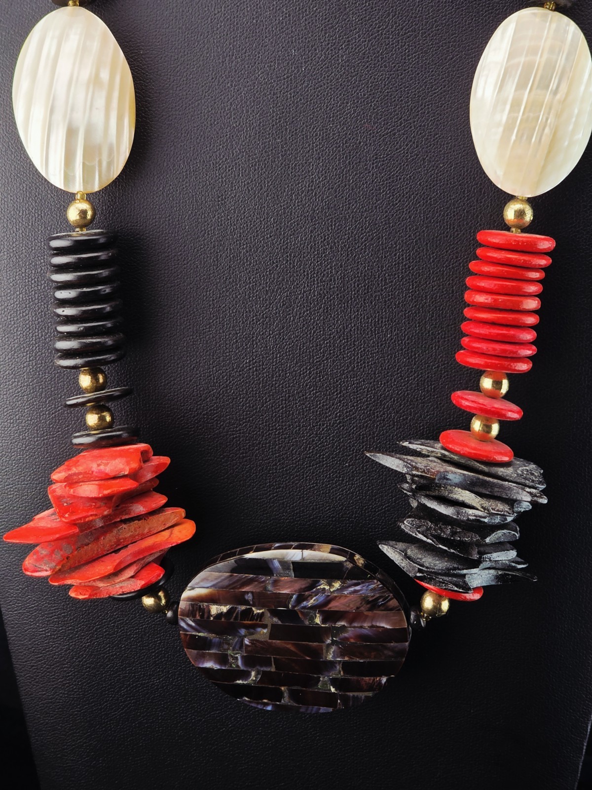 Vintage 25” Boho Coconut Shell Necklace Red & Black Chunky Shell Mosaic Artisan