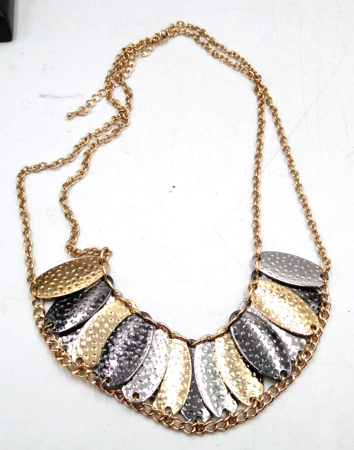 VTG 1980’s Gold, Silver, Copper Tone 18″ Double Chain Pendant Bib Necklace