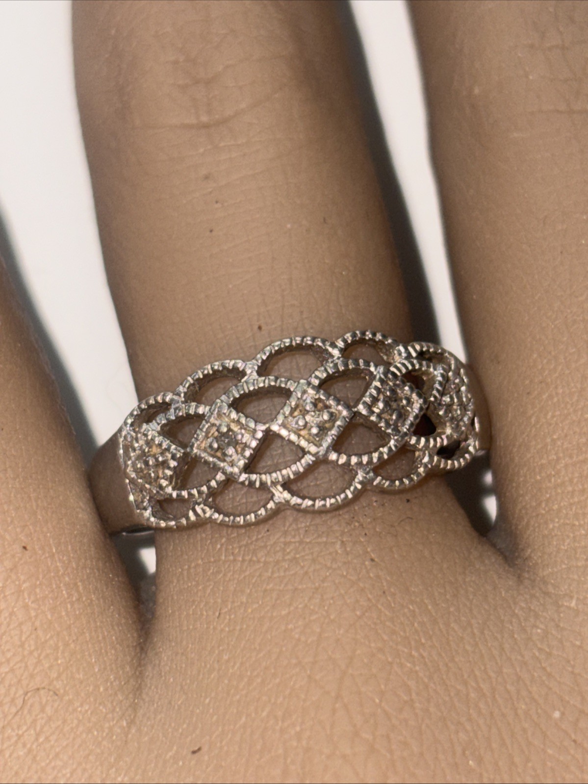 DESIGNER LJ STERLING SILVER CLEAR STONES FILIGREE TOP RING SZ 11. 925..3.56 G.