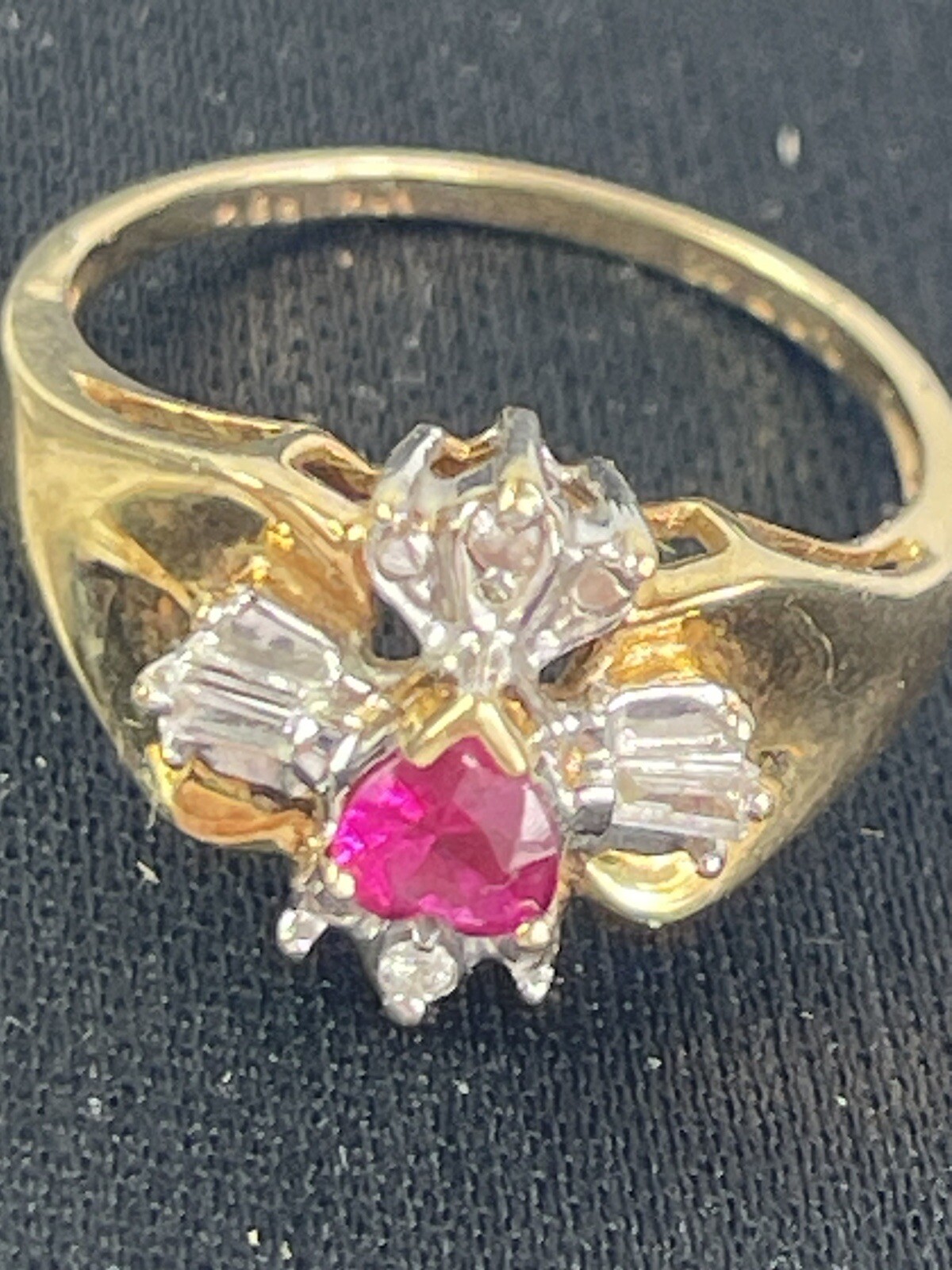 10k Yellow Gold RBC Hearts & Garnet Flowers Cocktail Ring Superb ! Size 6.5