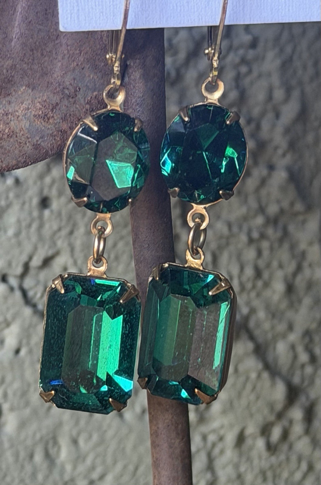 VTG Emerald Green Crystal Rectangular and Round Stone Gold Drop Earrings