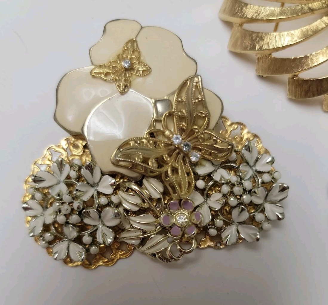 Lot of 5 Vintage Designer Costume Jewelry Brooches & Scarf Clip Signed