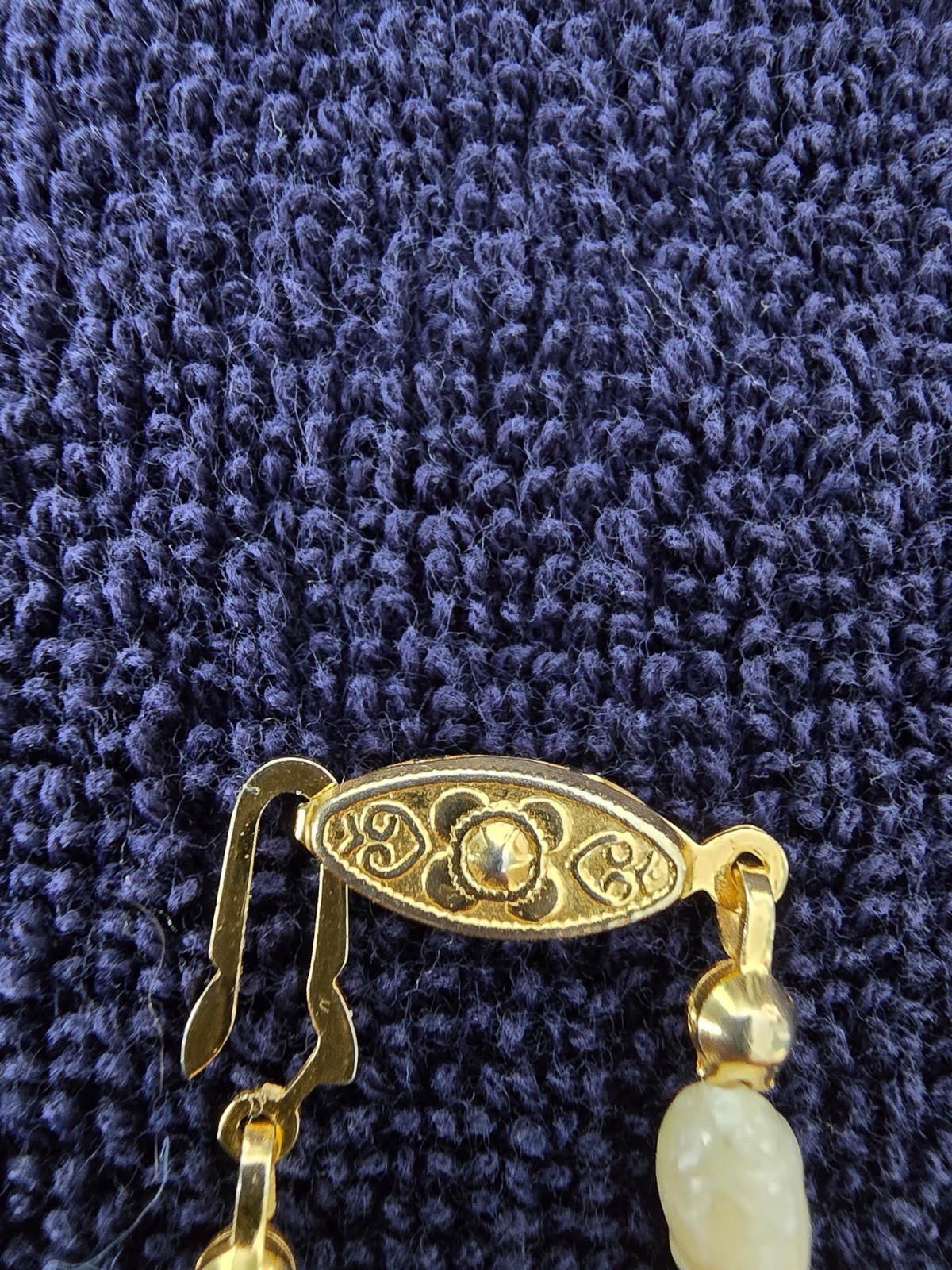 Baroque Pearl Beaded Necklace Gold-Tone Fish Hook Clasp White Pearls
