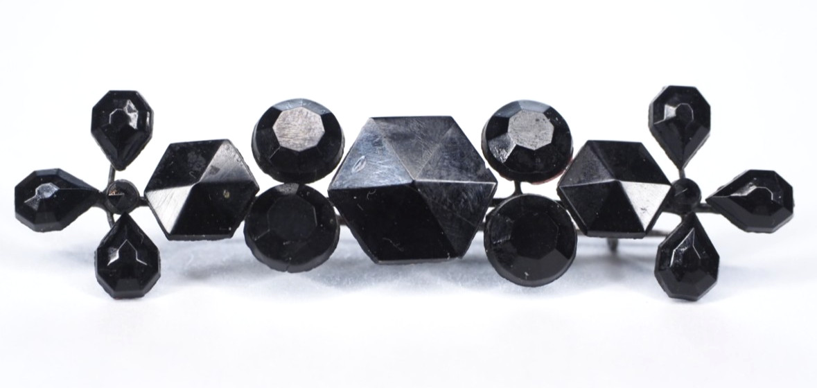 Antique jet Black Faceted Glass Mourning Brooch Victorian bar Pin Jewelry