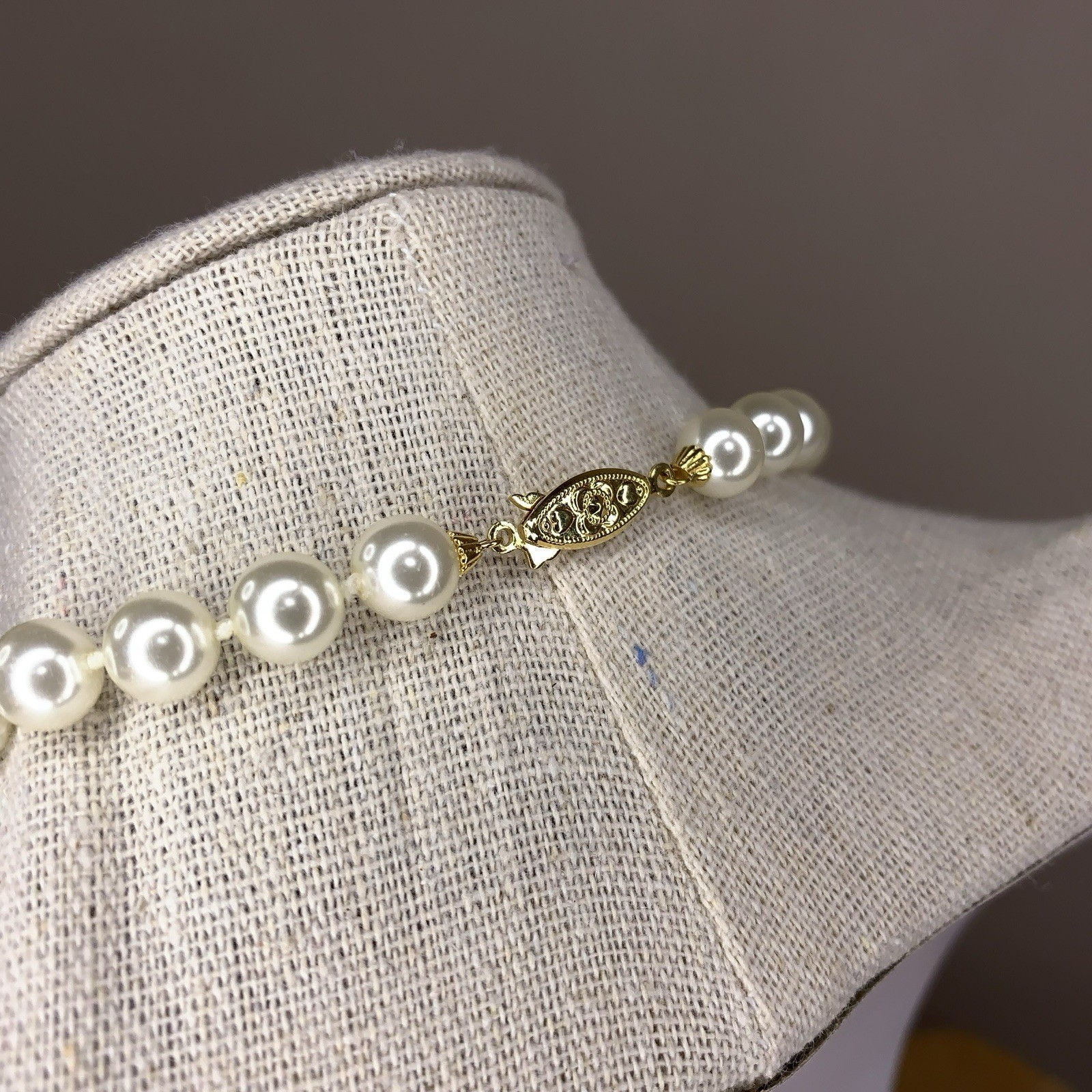 Vintage Ivory Gold Ornate Clasp Faux Pearl Necklace Wedding Formal Event Gift
