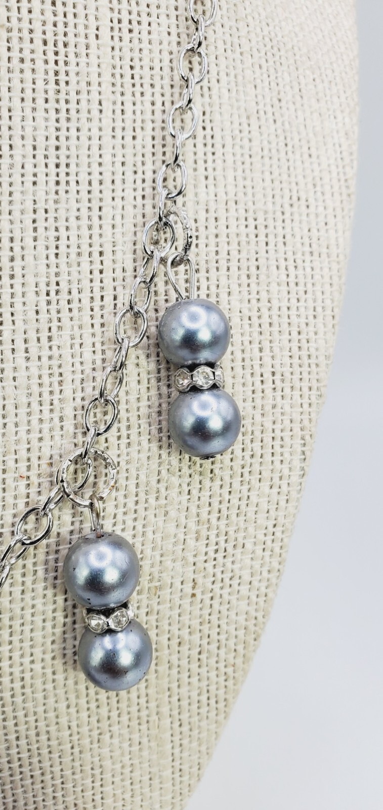 Vintage Gray Faux Pearl and Rhinestone Beaded Necklace 20″ te03