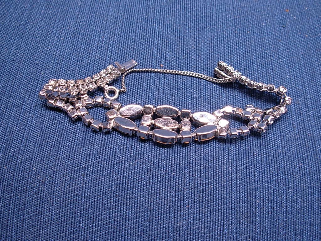 Vintage Weiss Clear Rhinestone Silver Tone Bracelet Circa 1942-1971 Safety Chain