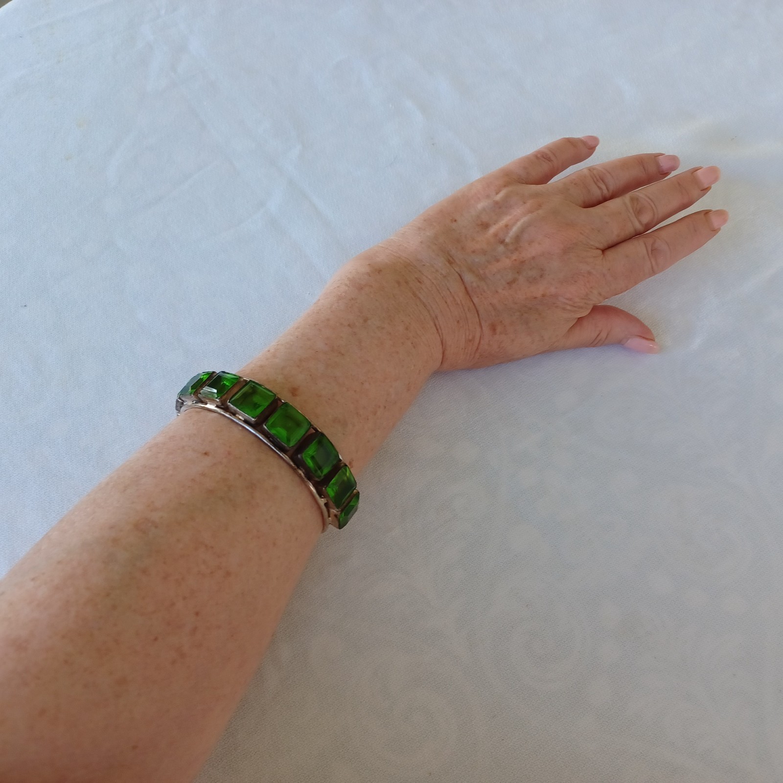 Vintage Sterling Artisan Bangle Bracelet Lge. Lime Green Square Stones 7.75″ Adj