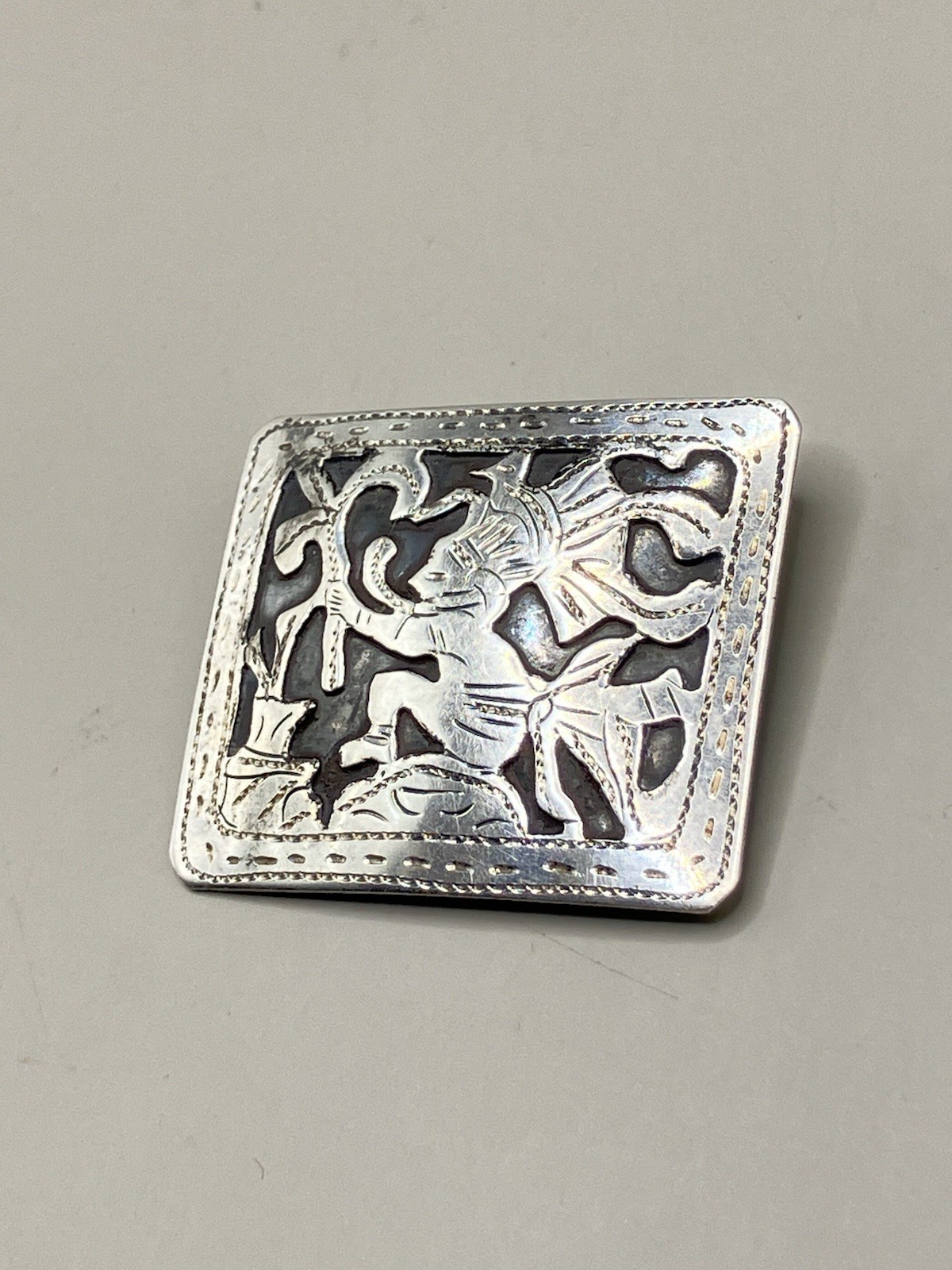Vintage Guatemala 900 Fine Silver Figural Shaman Warrior Mayan Pin Brooch