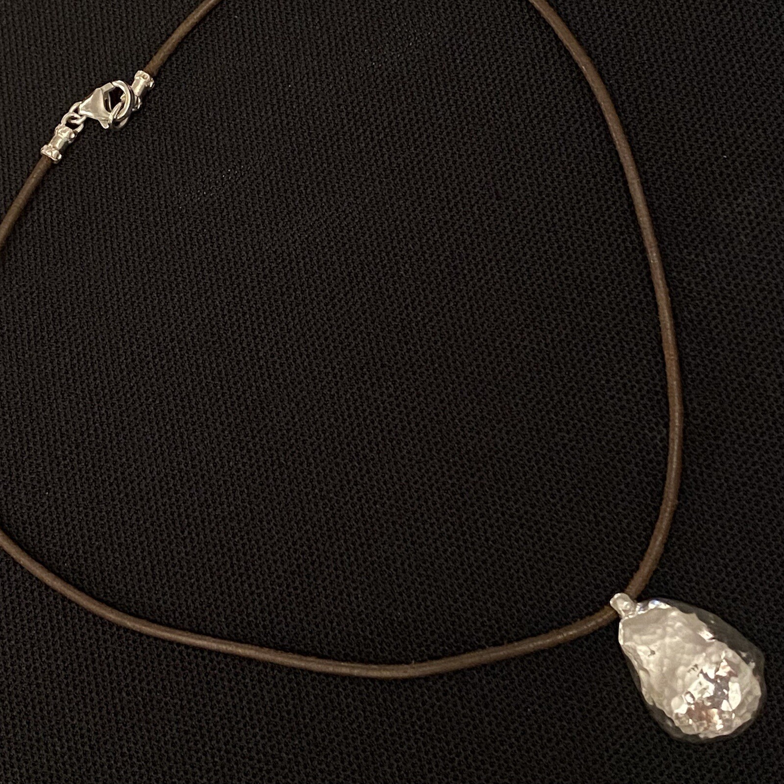 NICE ESTATE STERLING SILVER NUGGET STYLE PENDANT ON LEATHER CORD NECKLACE 16”