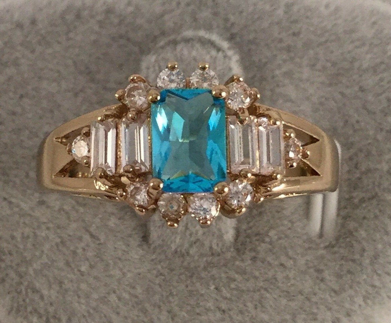 Vintage Jewellery Gold Ring London Blue Topaz White Sapphires Antique Jewelry