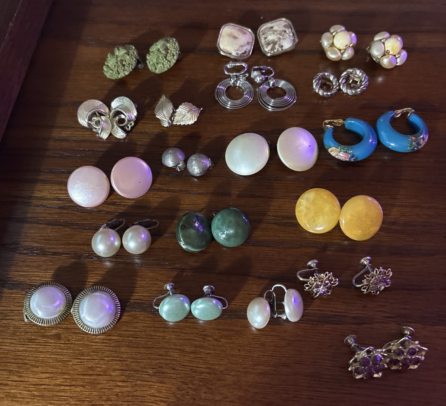 Vintage Earrings Lot Of 19 Pairs Multicolor Clip Ons And Screw Backs Preowned
