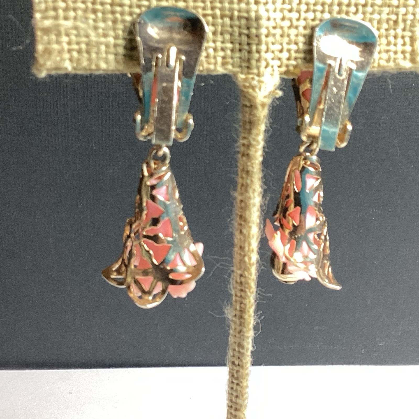 PRETTY RETRO DROP DANGLE CLIP-ON EARRINGS PINK TRUMPET FLOWERS GOLDTONE